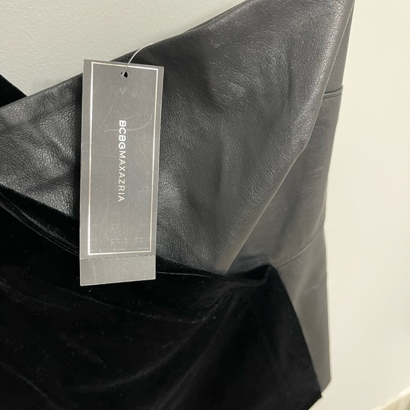 BCBGMaxazria Black Top - Picture 5 of 5